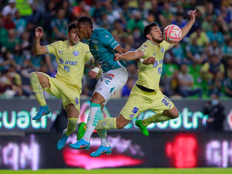 HENRY MARTÍN MARCÓ DOBLETE EN LA CANCHA DEL BAJÍO