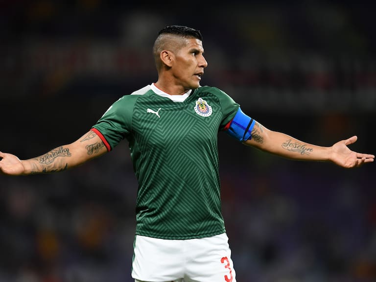 Carlos Salcido criticó al futbol mexicano.