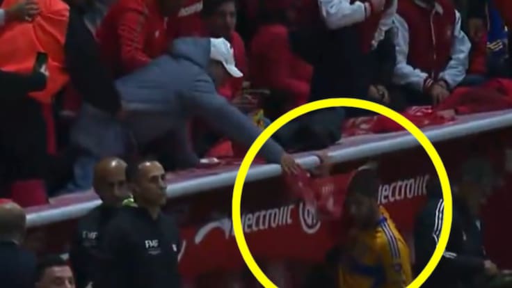 André-Pierre Gignac sufre agresión de un aficionado en la Final Toluca vs Tigres VIDEO