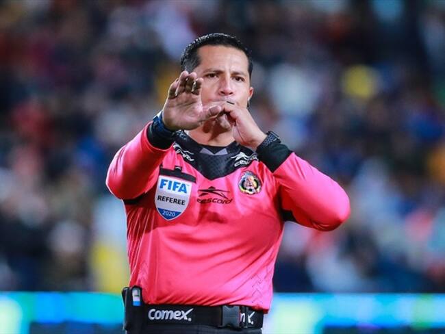 Cambio de árbitro en el Clásico Regio