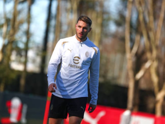 Santiago Giménez estuvo a punto de morir hace 8 años; hoy es jugador del Milan