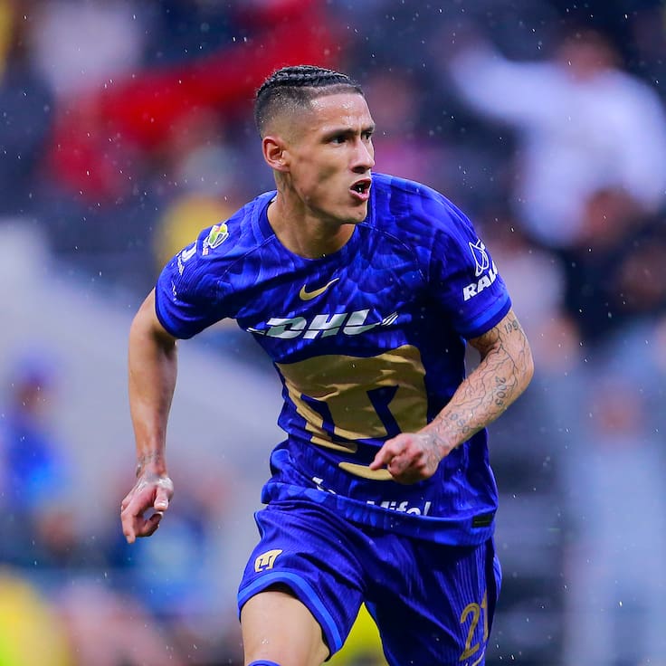 Uriel Antuna llega a Cantera de Pumas en auto de lujo valuado en varios millones