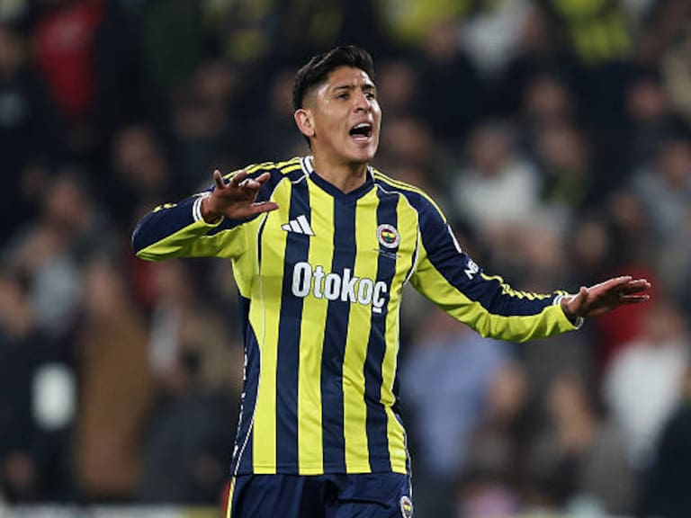 Edson Álvarez vuelve a sonar en Ámsterdam: el movimiento que podría cambiar su futuro