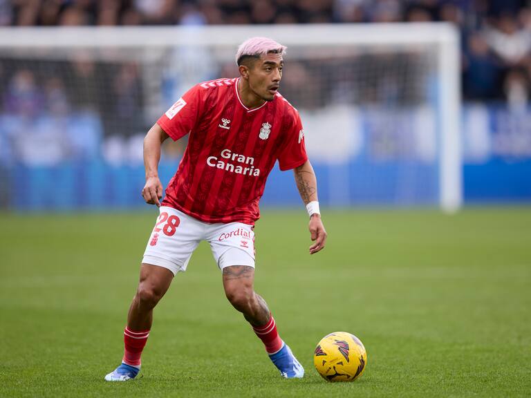 Julián Araujo es suspendido cuatro partidos, tras un cabezazo al jugador del Tenerife