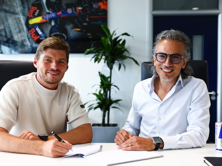 Max Verstappen renueva con Red Bull hasta 2030