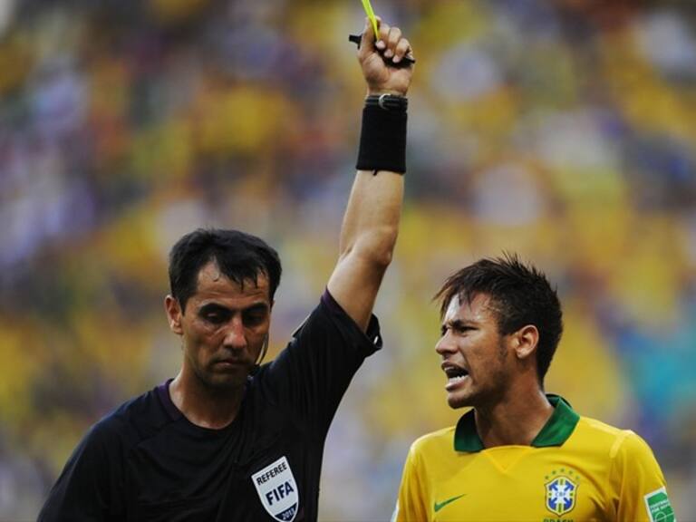 Ravshan Irmatov en un partido en la copa del mundo Brasil 2014. Foto: Getty images
