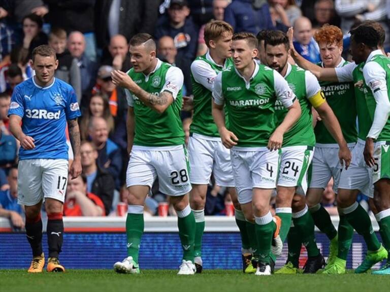 Jugadores del Hibernian festejan gol. Foto: Getty Images