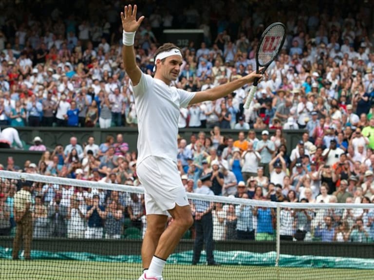 Roger Federer no afloja en la hierba británica. Foto: Getty images