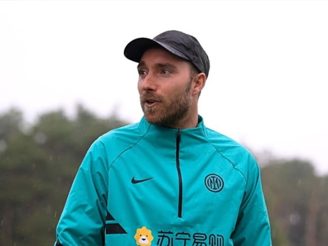 Christian Eriksen regresa a Milán después de sufrir un paro cardíaco