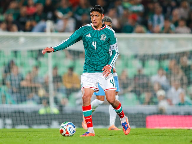 Edson Álvarez está cerca de volver a las canchas de cara al Mundial 2026 tras lesión