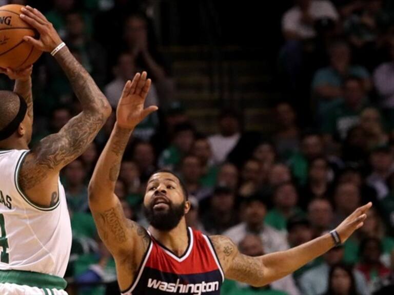 Isaiah Thomas anotó 29 puntos y repartió 12 asistencias. Foto: Getty