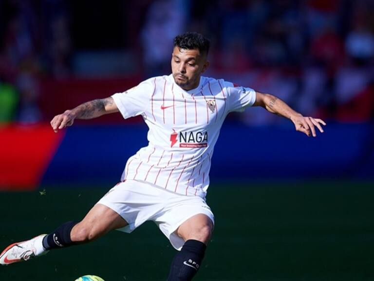 Afición del Sevilla elogia al 'Tecatito' Corona . Foto: getty