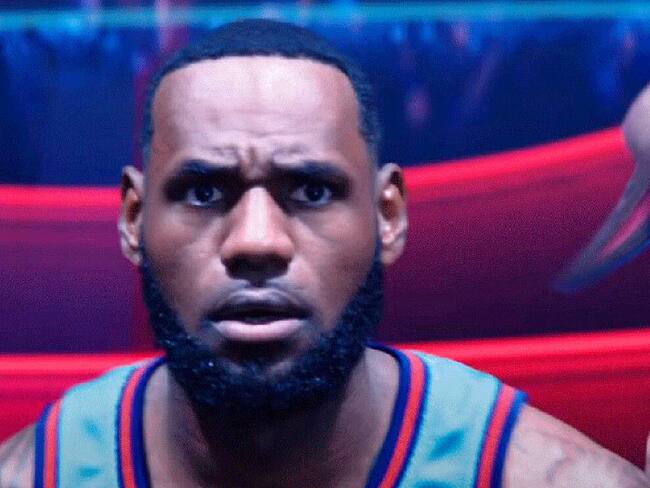 LeBron James gana premio a peor actor por Space Jam