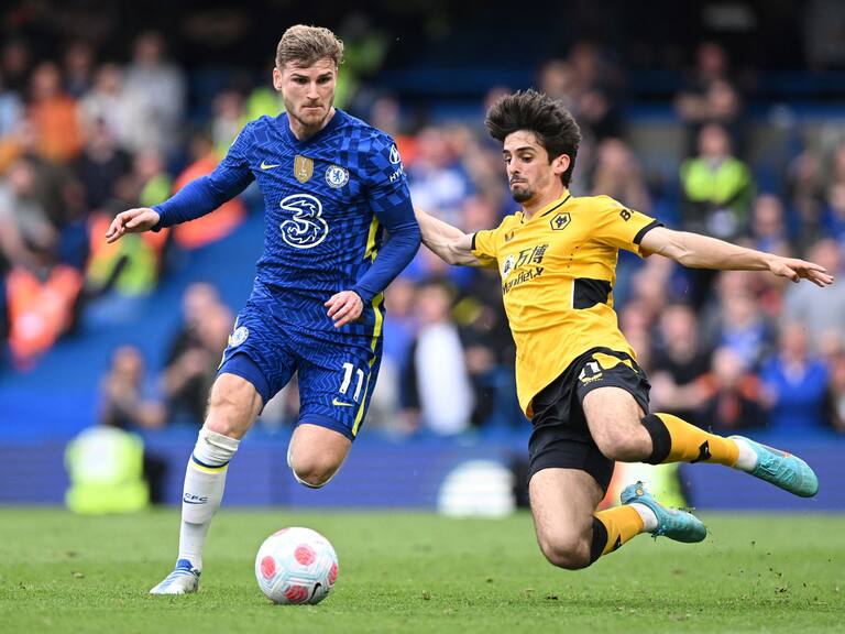 Wolverhampton y Raúl Jiménez empataron el duelo ante los blues