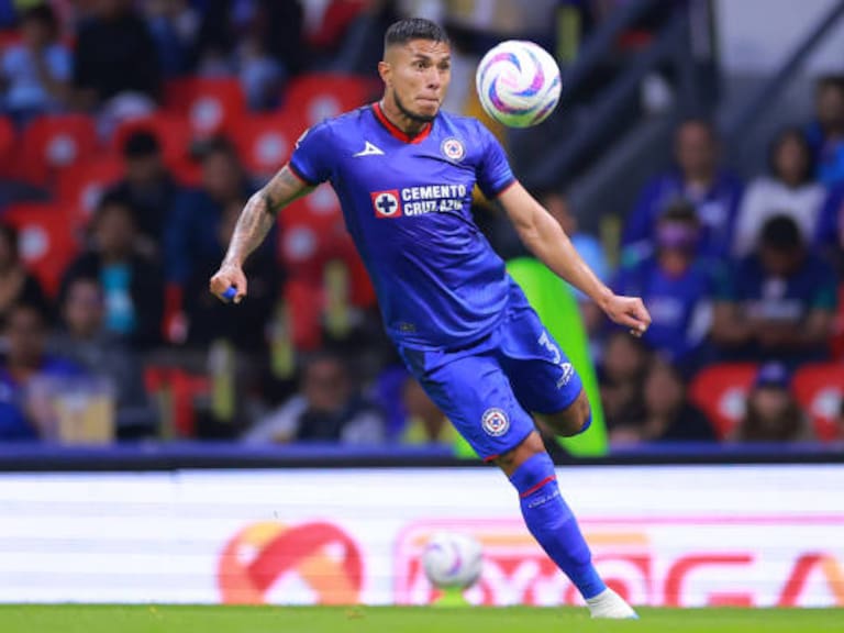 Carlos Salcedo pidió su salida de Cruz Azul, se revelan los motivos