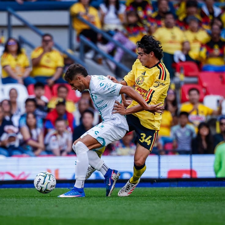 América golea a Santos, toma el liderato del Apertura 2026 y Henry Martín rompe su sequía