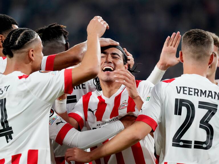 Guti marcó el primero de los 5 goles del PSV este jueves