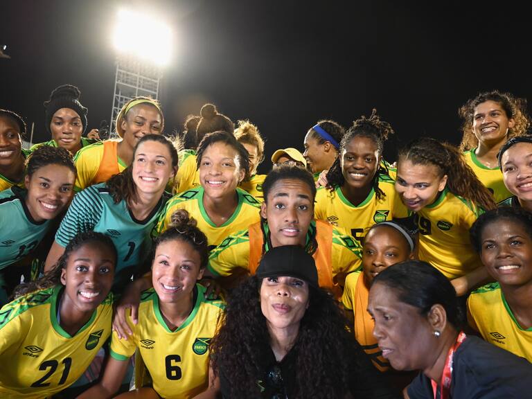 Selección Jamaica Femenil con Cedella Marley