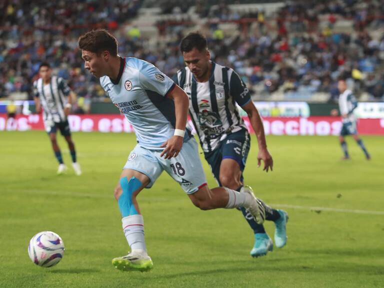 Pachuca hunde a Cruz Azul, tras ganar por la mínima en casa