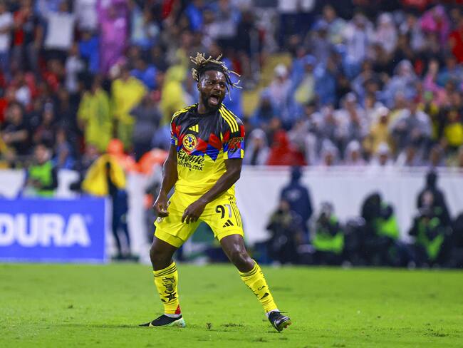 Saint-Maximin se burla de aficionado de Cruz Azul tras anotar su primer gol con el América