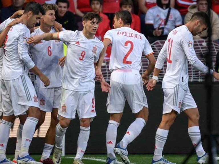 España derrotó a Suiza sobre la hora