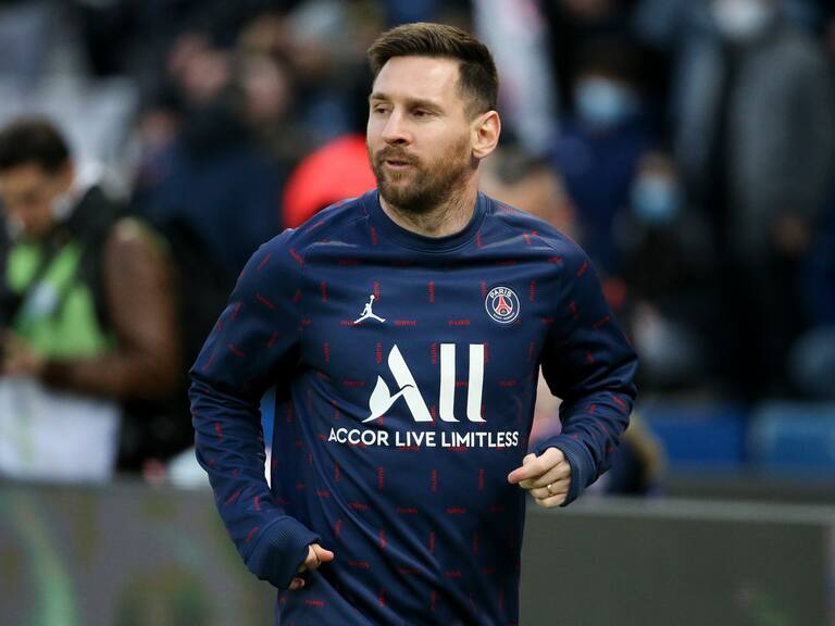 PARIS, FRANCE - APRIL 3: Lionel Messi of PSG during the Ligue 1 Uber Eats match between Paris Saint Germain (PSG) and FC Lorient at Parc des Princes stadium on April 3, 2022 in Paris, France. (Photo by John Berry/Getty Images)