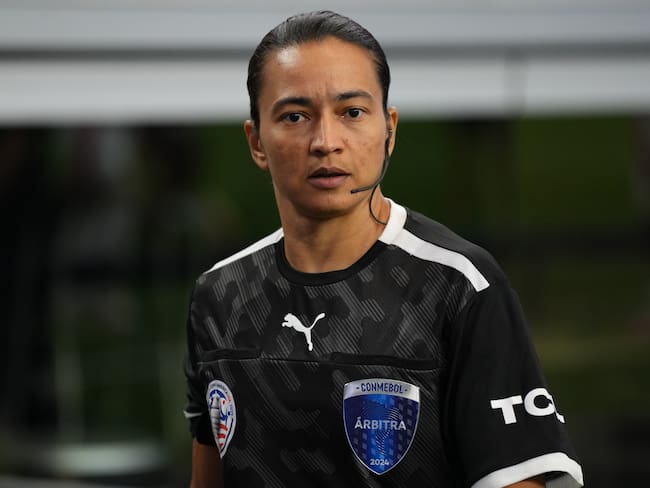 ¡Edina Alves hace historia! Primer arbitro mujer en participar en un partido de Copa América