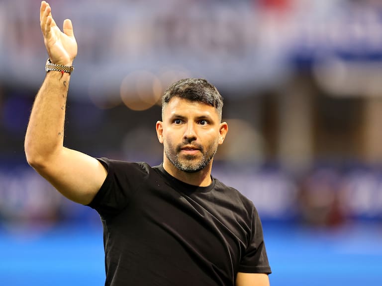El Kun Agüero demanda al su ex club Barcelona por falta de pago tras su retiro.