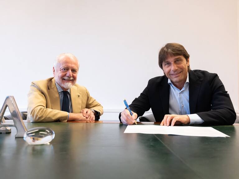 Antonio Conte es nuevo entrenador del Napoli
