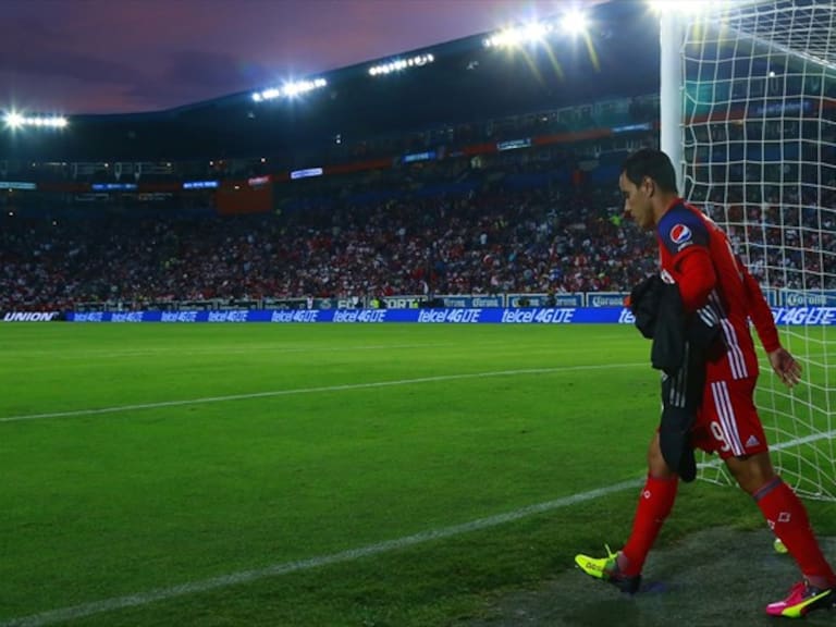 Omar Bravo es uno de los futbolistas que ha sufrido el pacto de caballeros . Foto: Getty Images