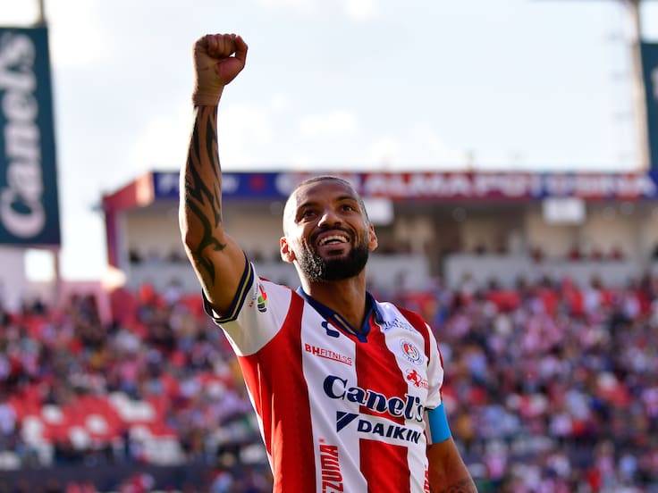 Joao Pedro lanza advertencia a Armando ‘Hormiga’ González en la pelea por el título de goleo