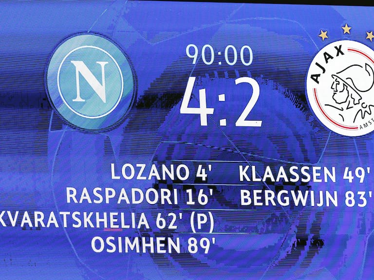 Napoli consiguió su pase a los octavos de final de la Champions League
