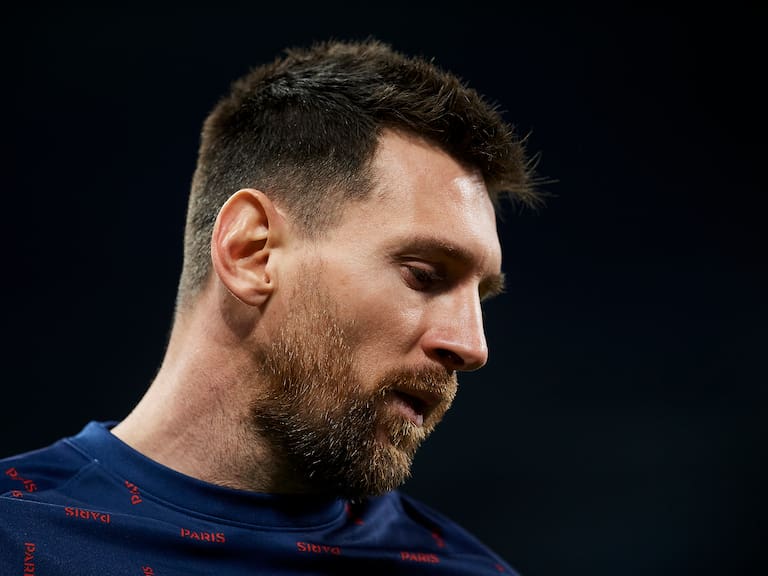 Leo Messi of PSG during the warm-up before the UEFA Champions League Round Of Sixteen Leg Two match between Real Madrid and Paris Saint-Germain at Estadio Santiago Bernabeu on March 9, 2022 in Madrid, Spain. (Photo by Jose Breton/Pics Action/NurPhoto via Getty Images)