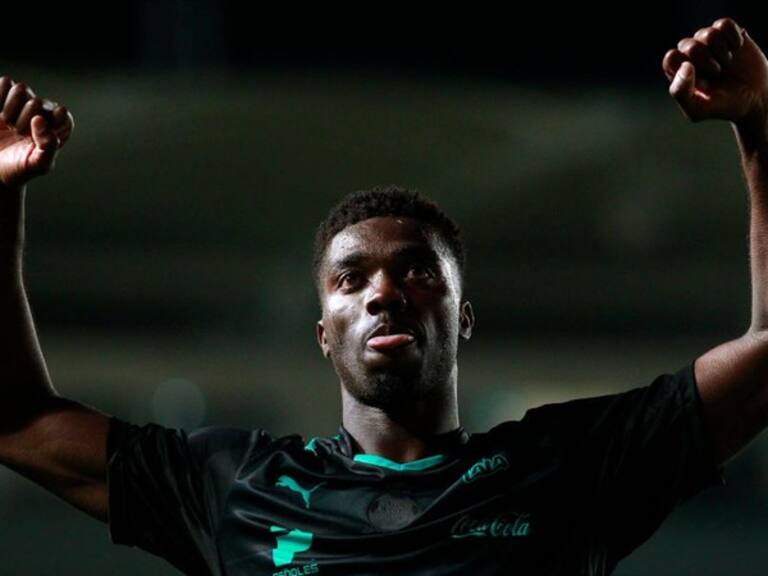 Djaniny está celebrando al doble esta semana; estrenando liderato en la tabla y perfilándose como campeón de goleo. Foto: Getty Images