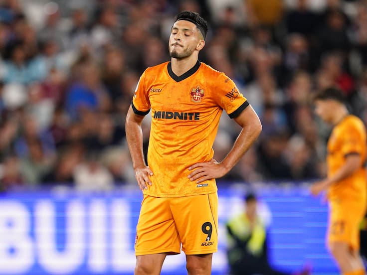¡Al quirófano! Raúl Jiménez será operado de la rodilla y causa baja con Wolves y la Selección Mexicana