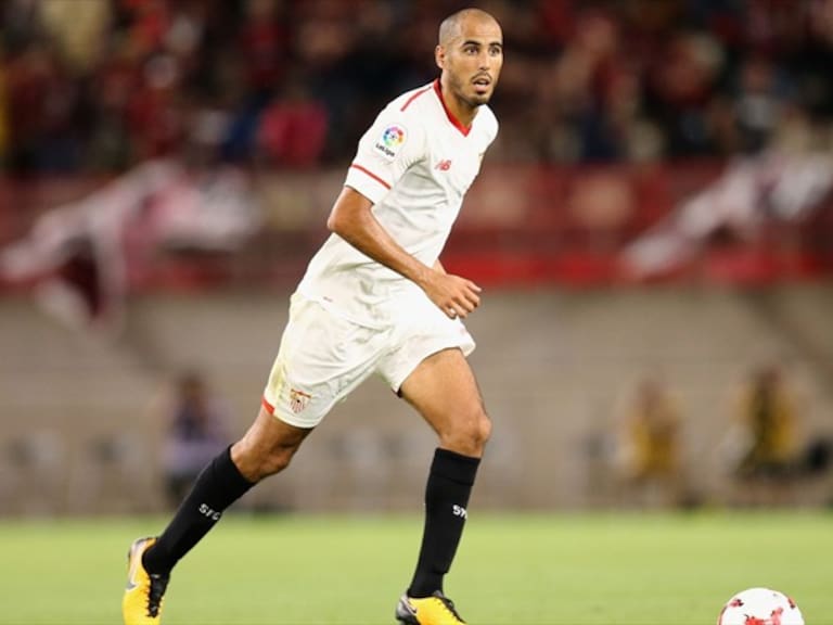 Guido Pizarro disputa un partido amistoso con Sevilla. Foto: Getty Images