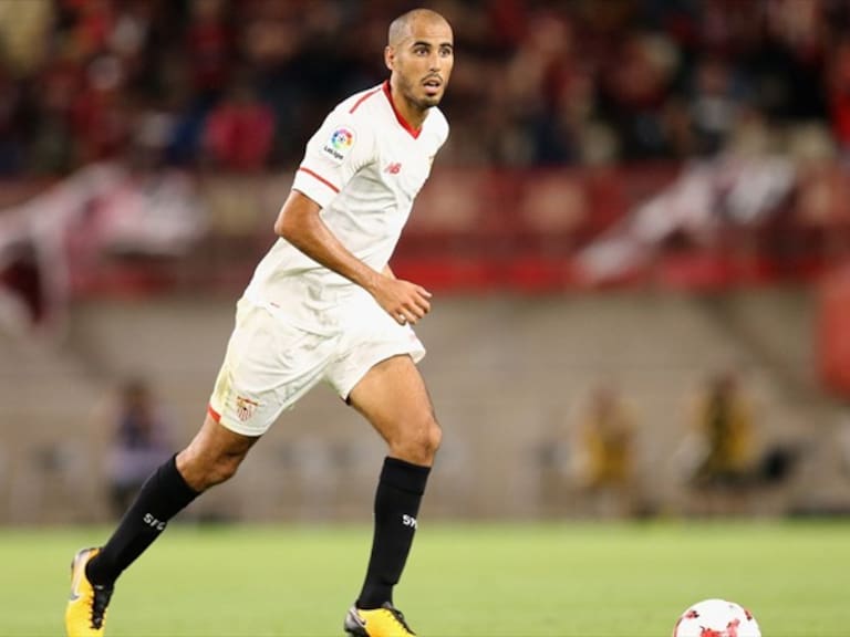 Guido Pizarro disputa un partido amistoso con Sevilla. Foto: Getty Images