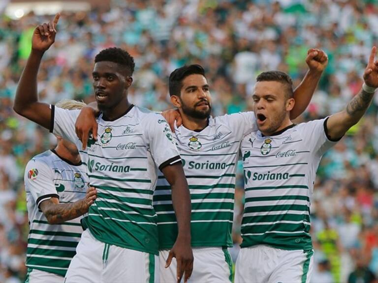 Santos Laguna mete goles fuera de la cancha. Foto: Getty Images
