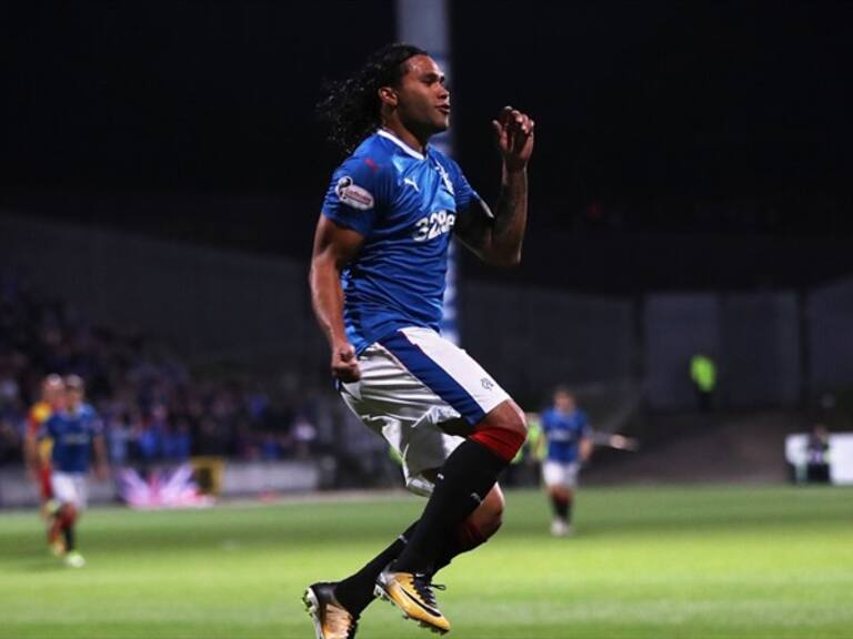 Carlos Peña festejando un gol. Foto: Getty Images