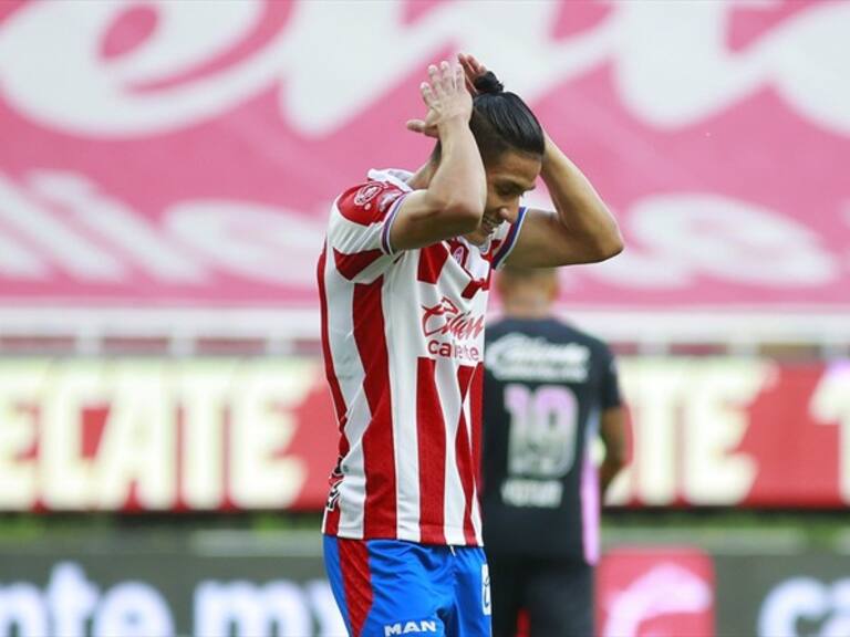 Uriel Antuna de Chivas se lamenta. Foto: Getty Images