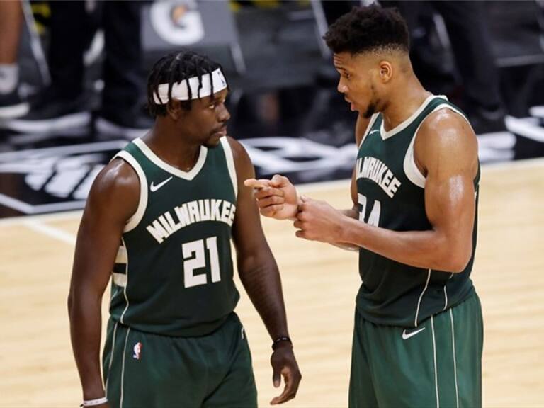 Jrue Holiday y Antetokounmpo Milwaukee Bucks. Foto: Getty Images