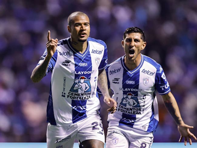 Pachuca se impone a Cruz Azul en el Estadio Cuauhtémoc