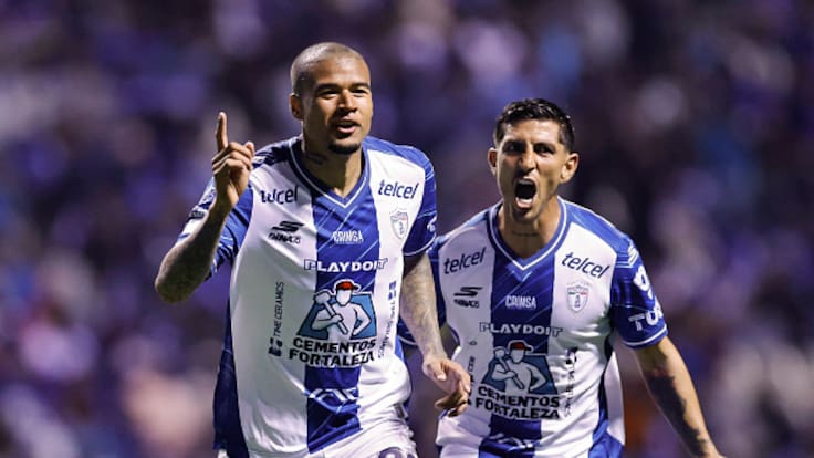 Pachuca se impone a Cruz Azul en el Estadio Cuauhtémoc