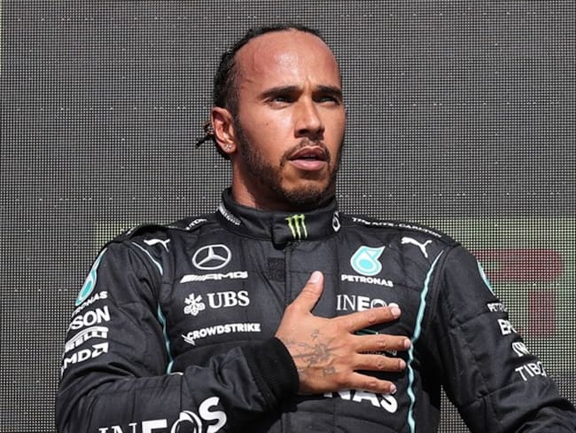 Lewis Hamilton cambiará su nombre por su madre