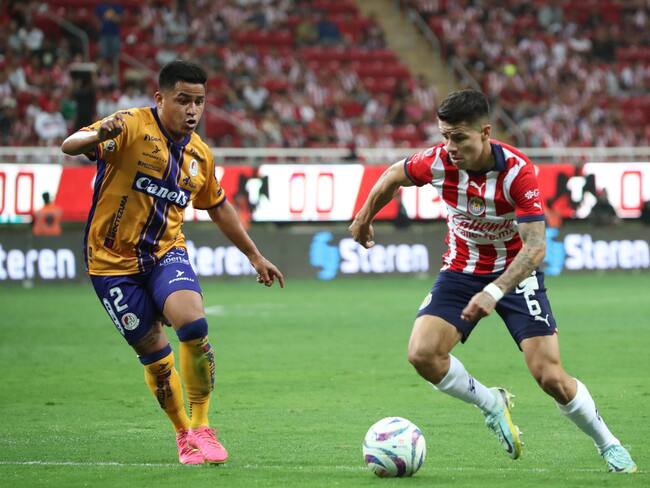 Chivas se apodera del liderato al vencer al Atlético San Luis