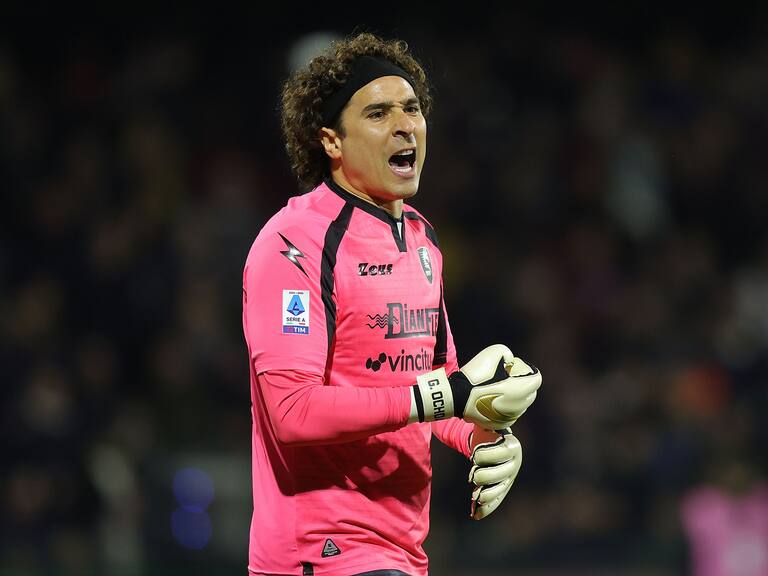 Guillermo Ochoa cumplió 20 años de trayectoria