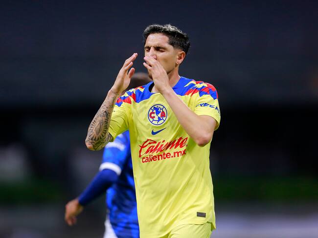 Diego Valdés no está concentrado en América; Jardine destapa preocupación por el chileno