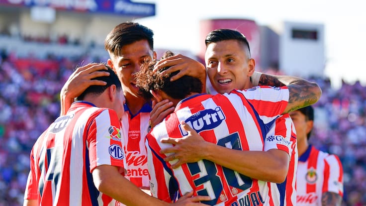 Chivas golea al Atlético San Luis y escala al segundo lugar de la Liga MX
