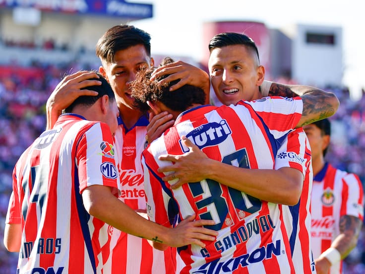 Chivas golea al Atlético San Luis y escala al segundo lugar de la Liga MX