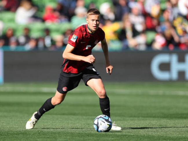 Quinn, primera persona no binaria en jugar un mundial